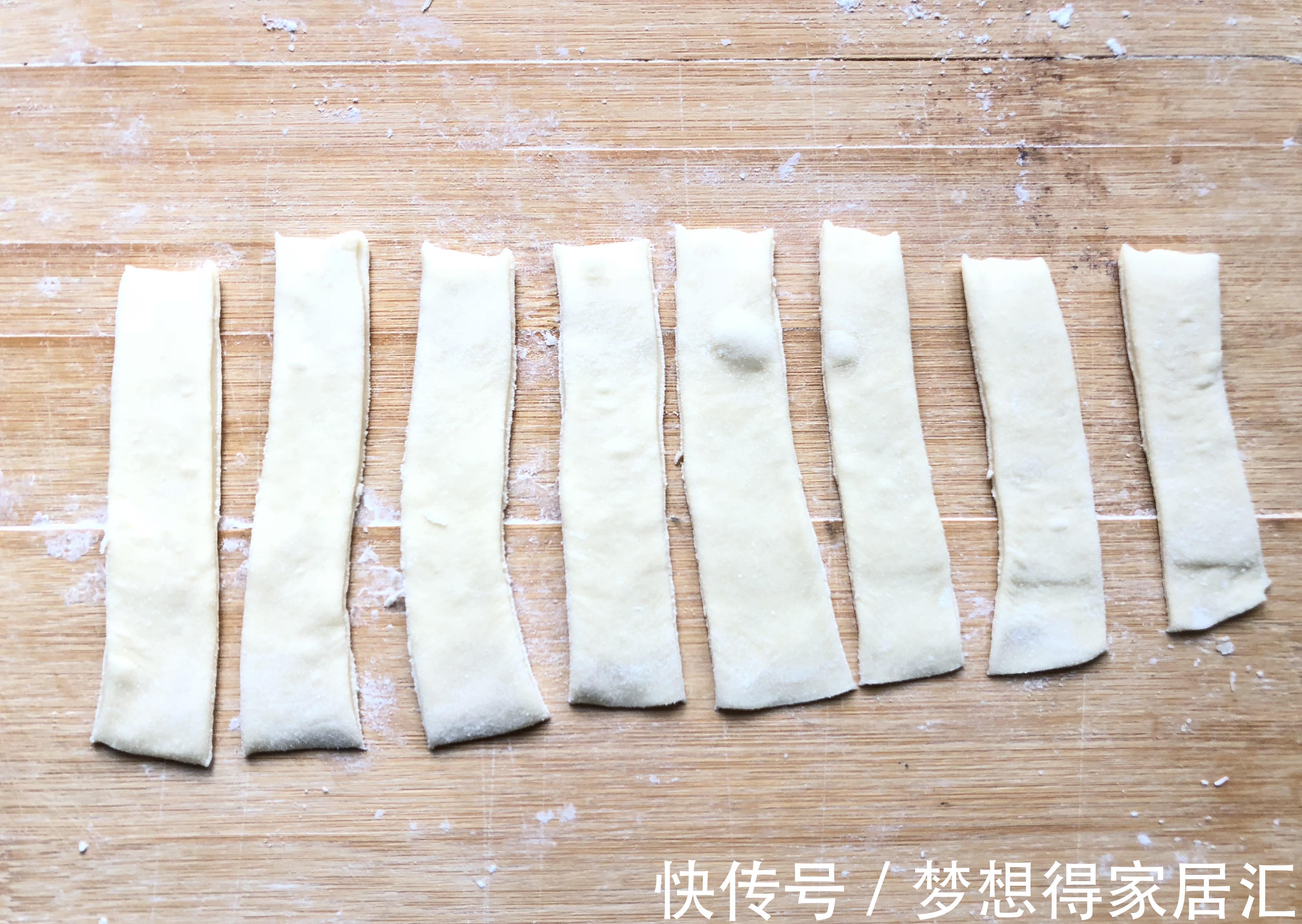 面团|1碗面粉1个鸡蛋，教你做在家做油条，卫生还健康