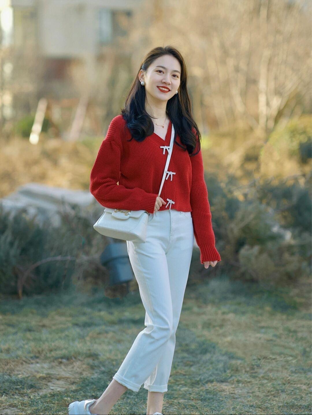 打扮|懂得打扮比长得好看更重要,今冬流行“毛衣开衫”,你有几件?