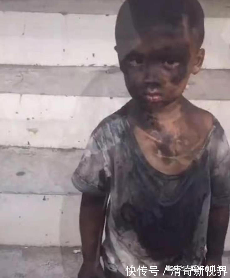 幼儿园|幼儿园放学,两个孩子始终无人认领,直到最后亲妈才认出孩子