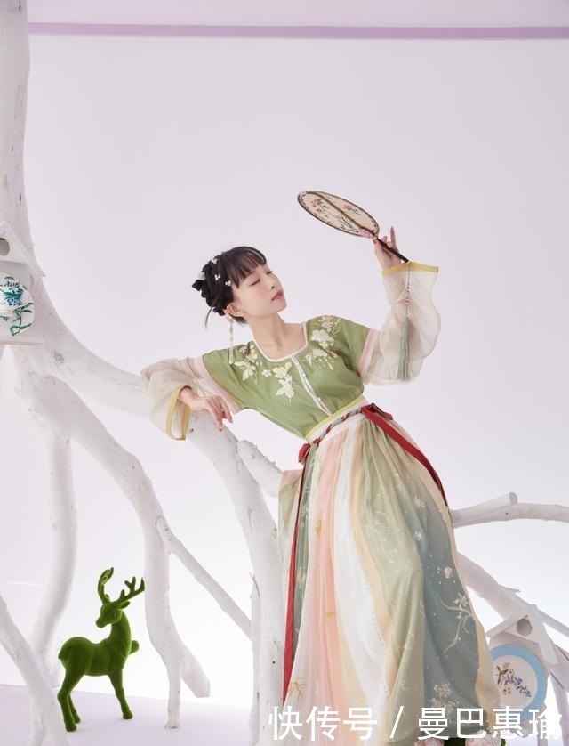 汉服|汉服也有“茶艺风”,风格清新又自然,穿上它们比“绿茶”还美