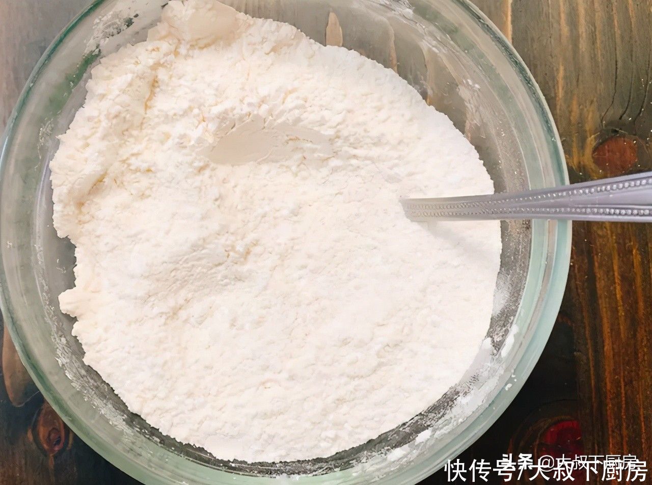 来自星星的你|追剧必备小吃！大叔教你韩式辣酱炸鸡，外皮酥脆，肉质软呢，好吃