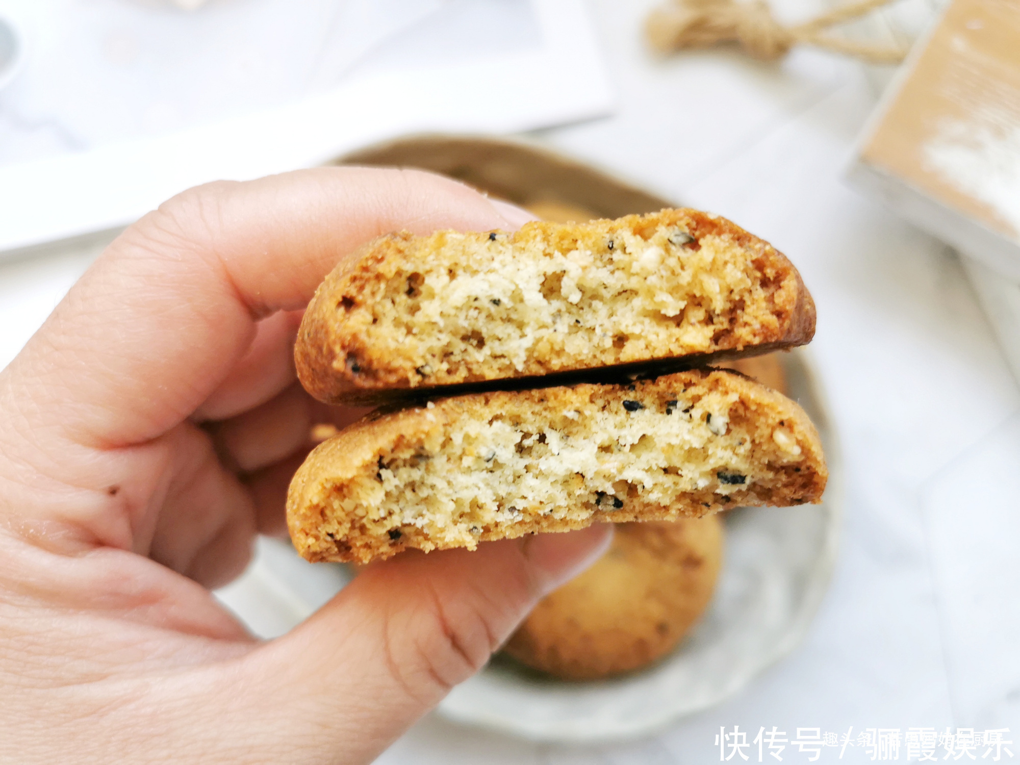 手把手教你做花生芝麻酥,配方详细,步骤简单,酥得掉渣儿