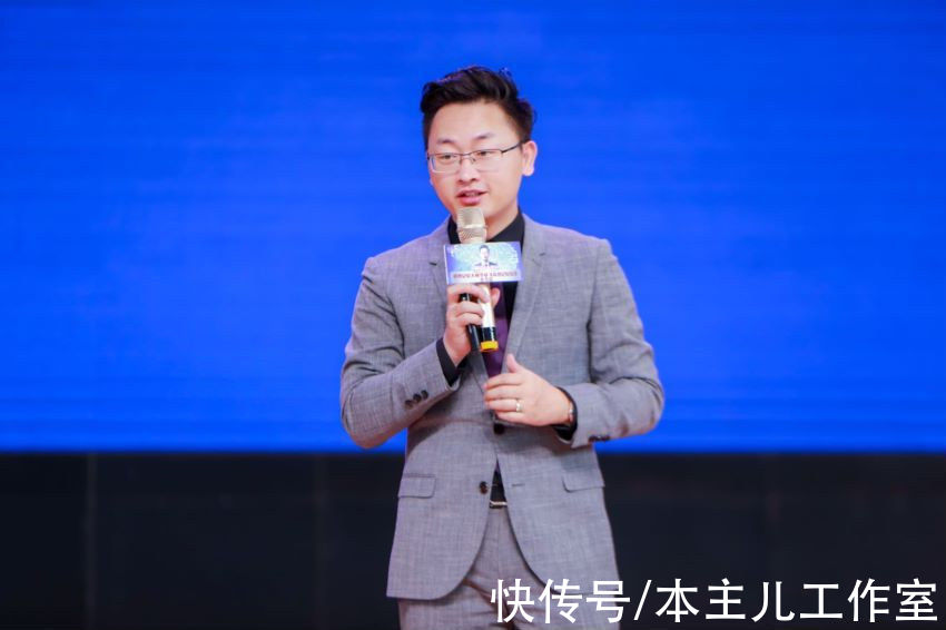 80后李威：憑“最強(qiáng)大腦”走紅，娶大學(xué)學(xué)妹，為女兒參加比賽