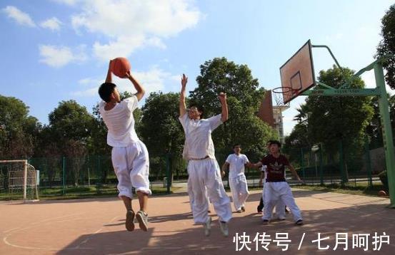 猴菇蛋白锌|广西8岁女童，查出脾胃衰竭，医生：爱吃3物，铁打的脾胃也扛不住