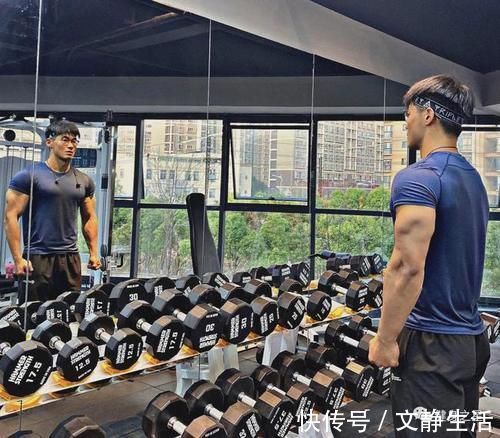 学生时代|22岁“小鲜肉”脱衣秀身材，白巧克力腹肌有点可！