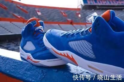 佛罗里达鳄鱼队专属AJ5图片释出 质感蓝色鞋身搭配橙色细节