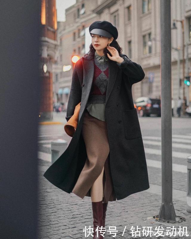 外套怎么搭配才不土试试这三种穿法,高级时尚很显气质