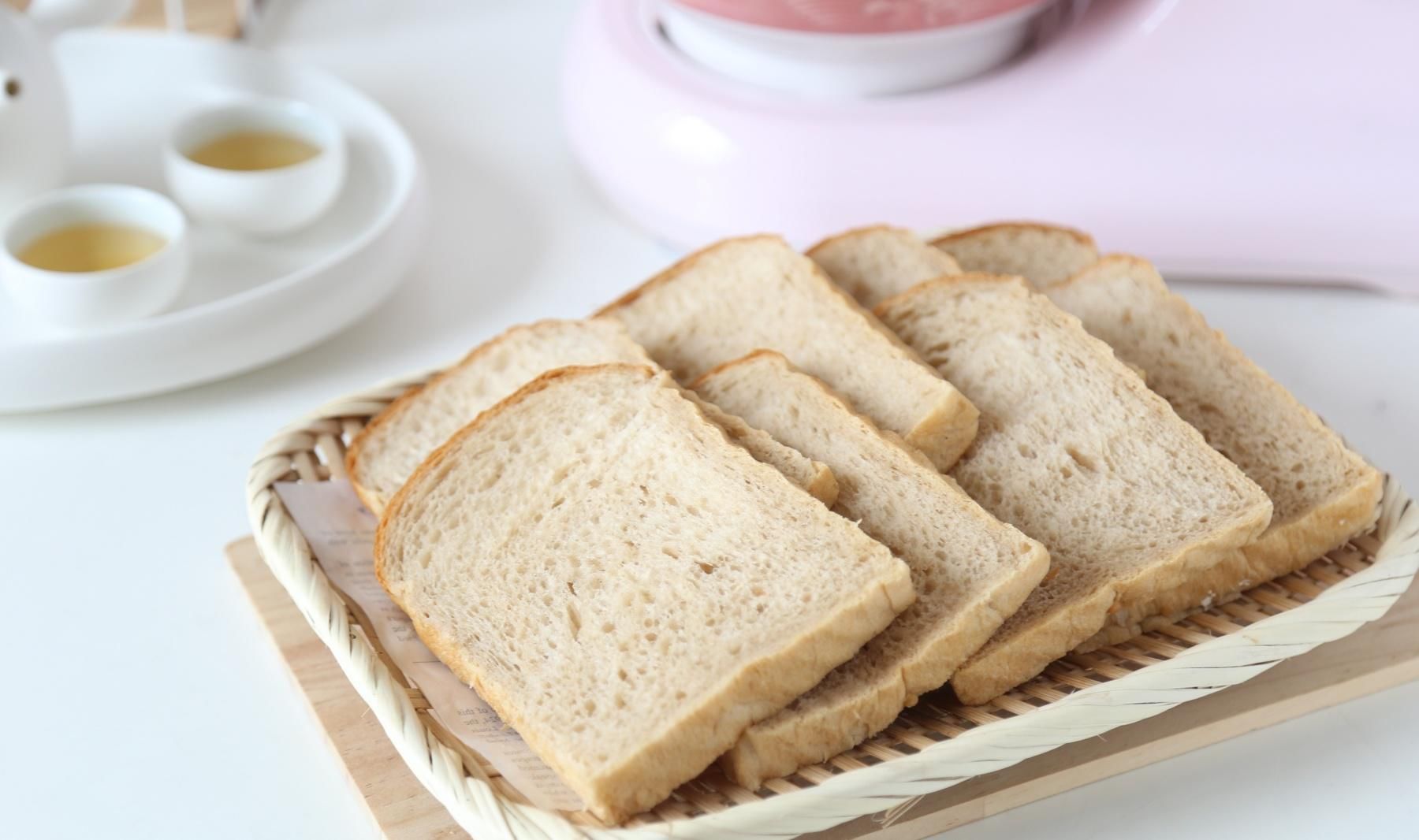 烫种法|揉面时多加1步，做好的面包想不软都难，松软拉丝，放3天也不硬