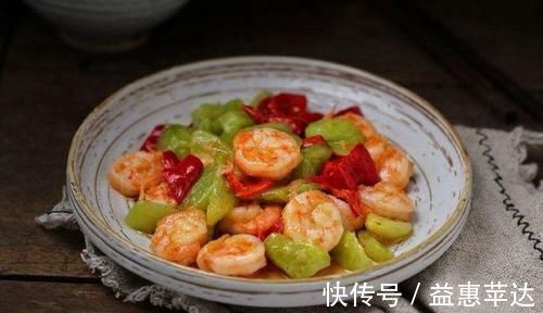 春冬|女性爱美要会吃,多吃三种食物,能抗衰老,淡化色斑和皱纹