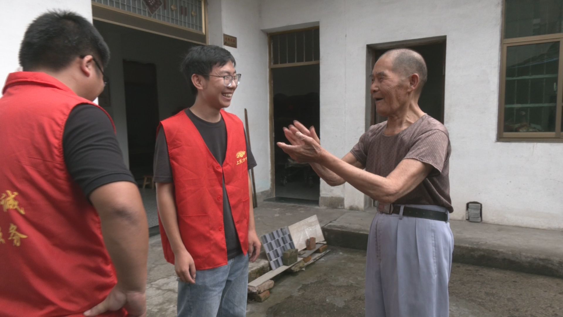 老人|让老人吃上“暖心饭”