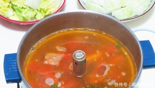 老公晚餐一人在家吃,煮一锅蔬菜香喷喷,我吃过饭还跟着吃了不少