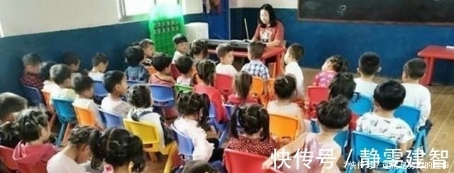 家长|孩子反复哼唱一首歌,宝妈听清歌词脸色大变,立马找老师算账!