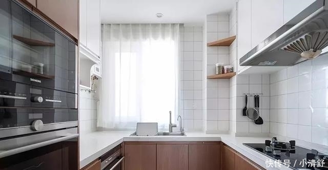 木质|参观同事新房,一进门就被迷住,头一次见洗衣机放餐厅,太惊艳了