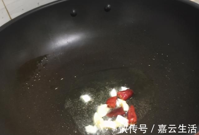 油菜苔|维C比柠檬还高的蔬菜,5块钱买一把,简单一炒,不放肉也特鲜