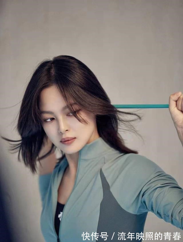 发型 女人过了45岁尽量别留长发、烫卷发!推荐这5款发型,太减龄