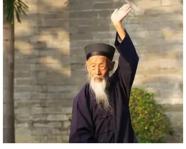 脚底下|“陆地神仙”张至顺活104岁，隐居修行造福百姓，预测自己仙逝日