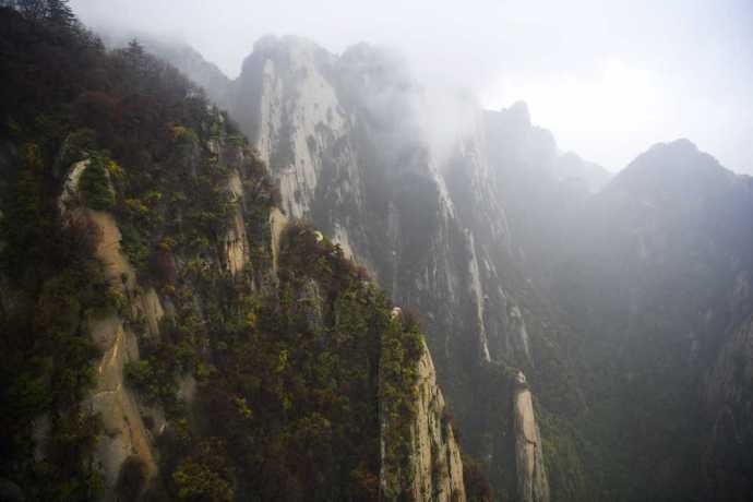 雨中看别样华山