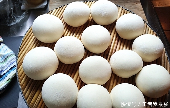 醒发|大厨教你蒸馒头,和面配方和发面技巧要掌握,馒头雪白暄软更好吃