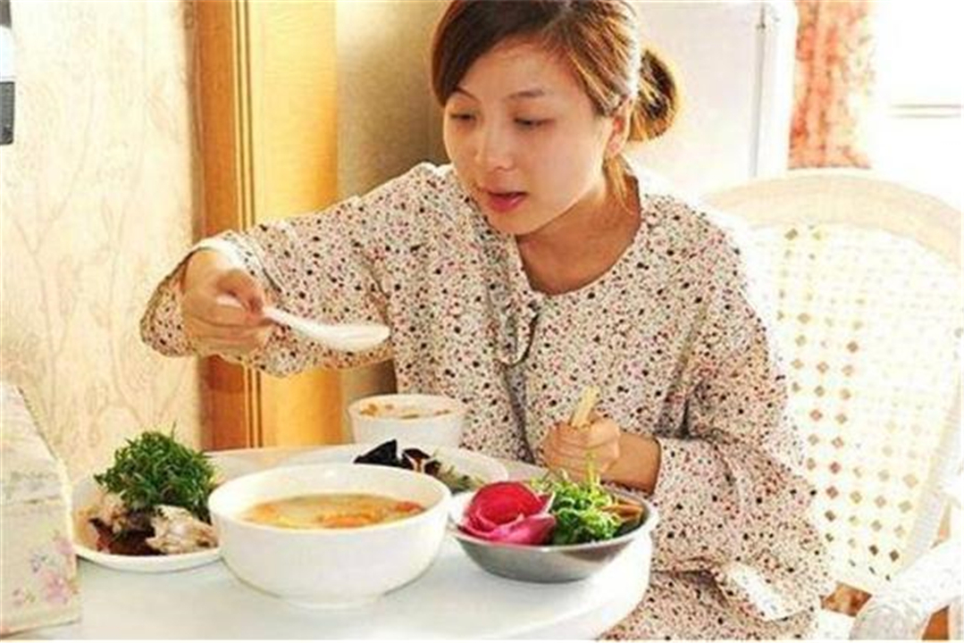 月子|还记得那个生完娃,一夜变成“老太婆”的姑娘吗?如今变成了这样