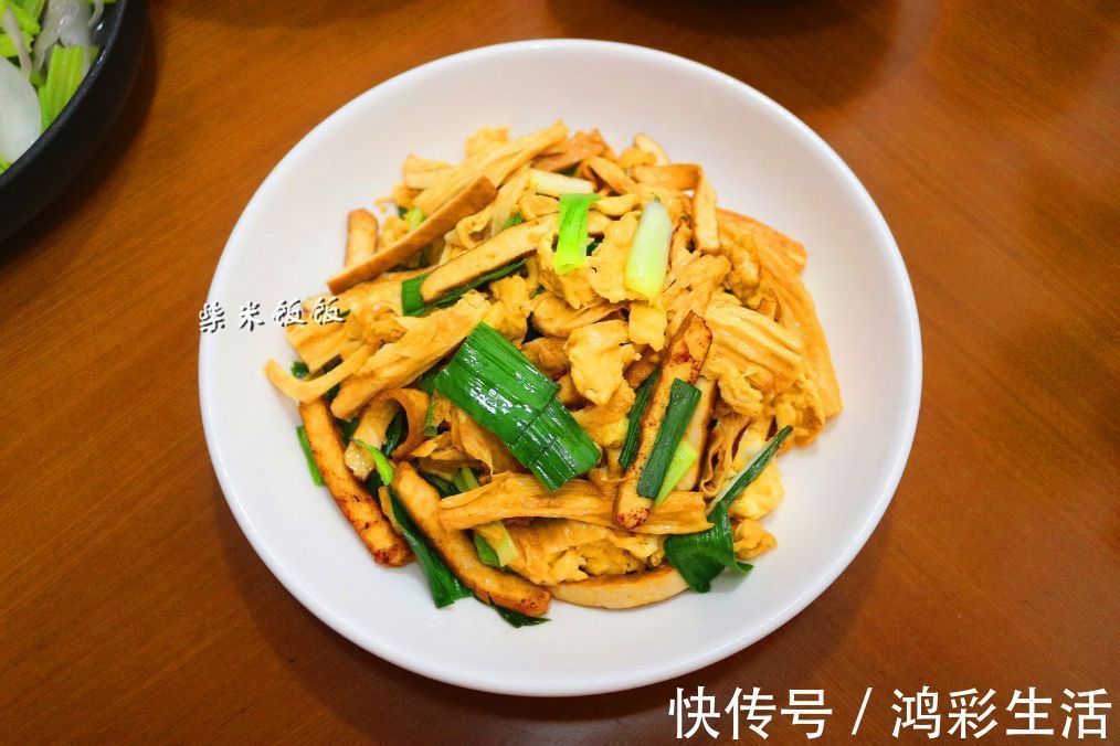 我家今日晚餐,没有肉,3个素菜,朋友说:晚餐就应该这样吃