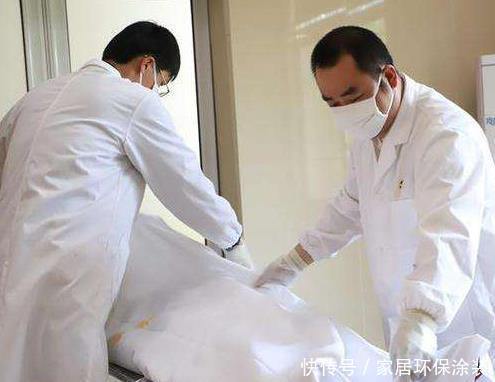迷信|人死后为什么一定要用布盖住脸并非迷信,原来是有科学依据的