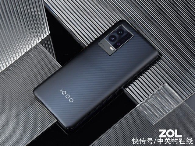 iQOO 8图赏：全感操控 性能担当