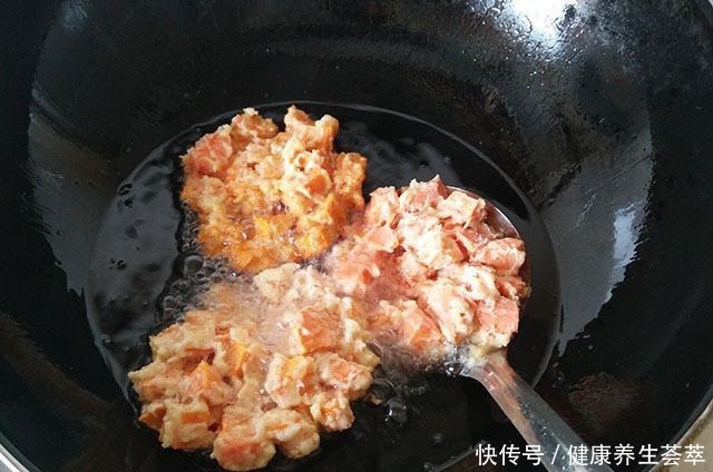 早餐别只用面粉做,用它做一份,香糯美味又简单,2元一斤正当季