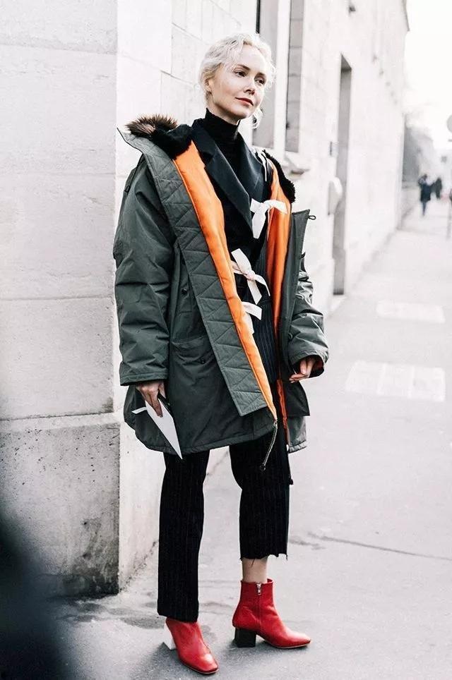 搭配 女人过了40岁,买羽绒服尽量不要挑这3种''廉价色'',显老没气质