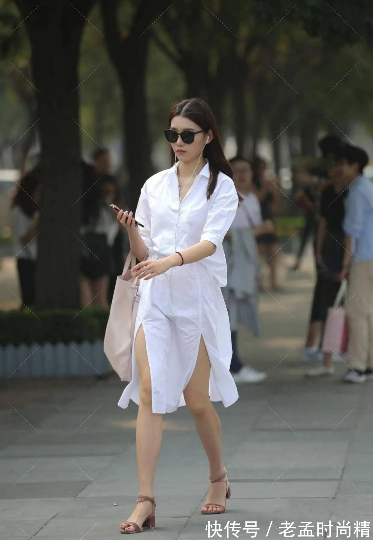 凸显|白色衬衣裙凸显强大气场, 搭配太阳镜, 给人炫酷感