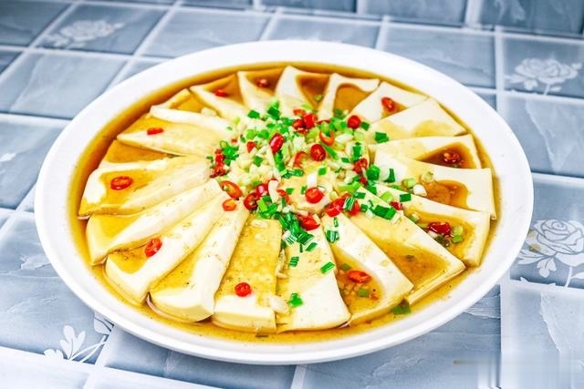 翻倍|10分钟做一盘家常蒸豆腐,口感滑嫩,营养翻倍,美味解馋下酒下饭