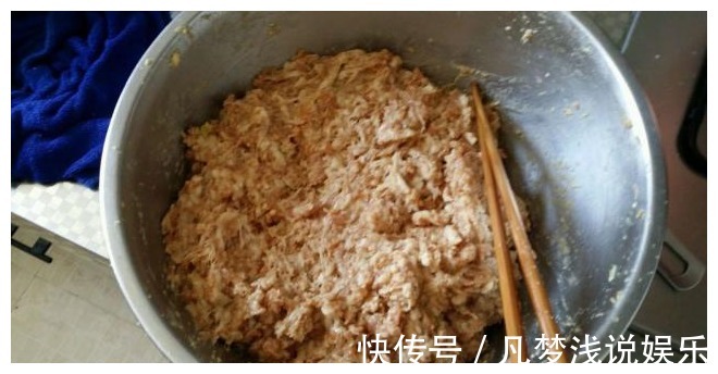 肉丸|炸小肉丸时加上“糯米”,出锅后肉丸弹牙筋道,香气四溢