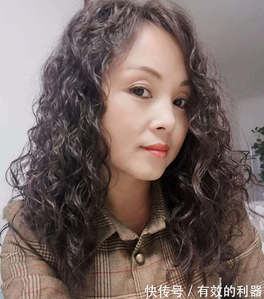 女人|奔五女人的发型怎么选？九款发型诠释气质女神是如何打造出来的！