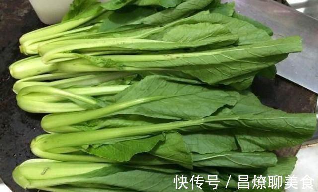 秋天,饺子面条靠边站,给家人做此面食,汤鲜美味还筋道,太香了