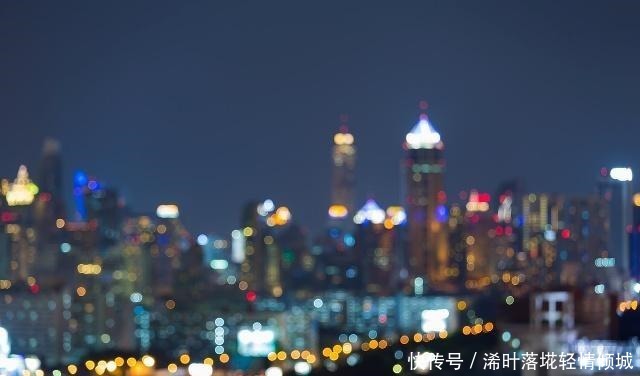 清晨|如果等不到清晨的粥,就请倒满深夜的酒