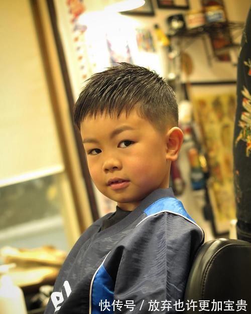 头顶|10款小男孩发型推荐,越剪越有型,给你儿子选一款吧