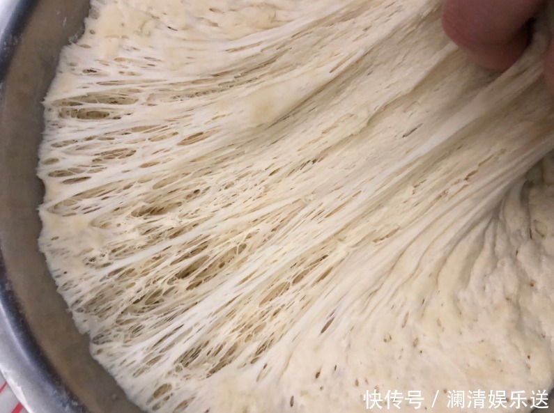 发面|发面，外行只用酵母！牢记4点，20分钟发满盆，松软香甜不发酸