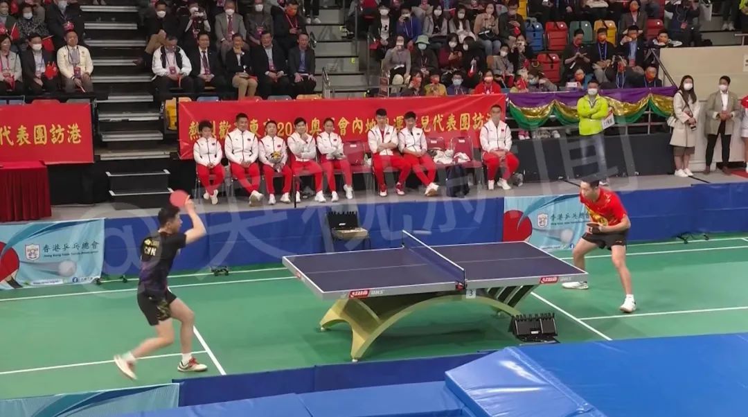 乒乓球|郭晶晶看馬龍?jiān)S昕打球秒變迷妹，張怡寧淡定觀賽！網(wǎng)友：夢幻聯(lián)動啊