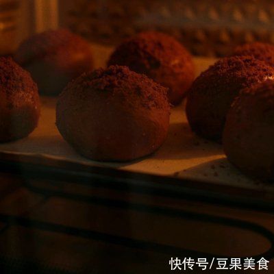 巧克力控们|一口就上瘾的巧克力面包球