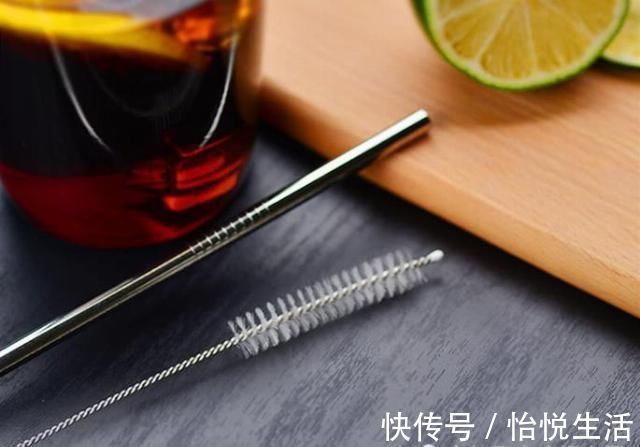 喝水 喜欢涂口红的人,都有哪些口红烦恼呢一起来吐槽一下吧