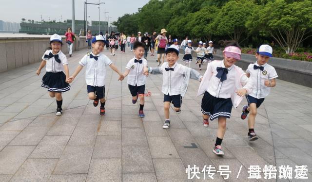 古诗|考99.5分被批评,男娃被家长逼出癔症,住院期间还让孩子背古诗