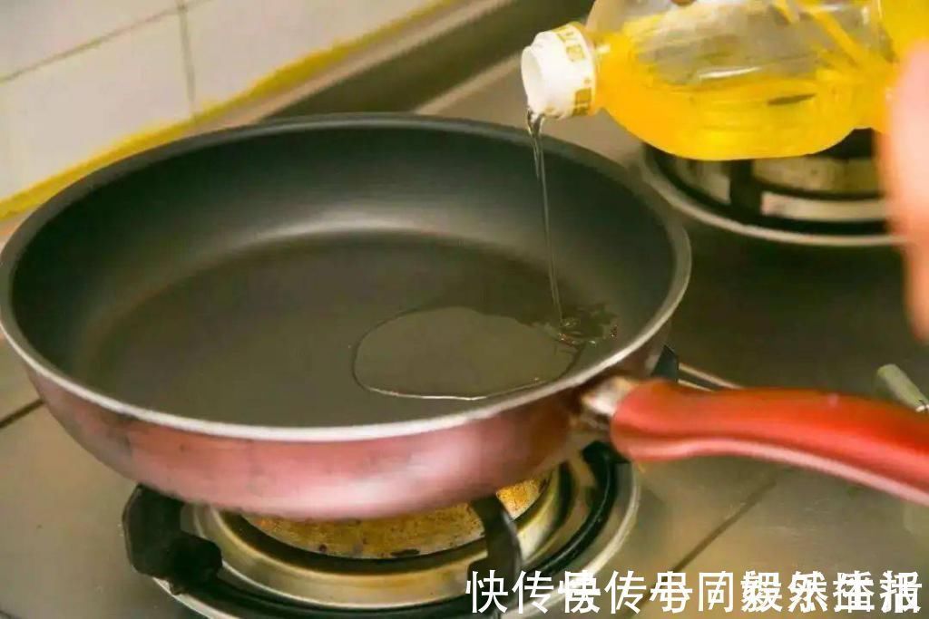 炖鱼汤|煎蛋、煎鱼或煎豆腐,直接用油煎就错了!多做1步,不粘锅也不破皮