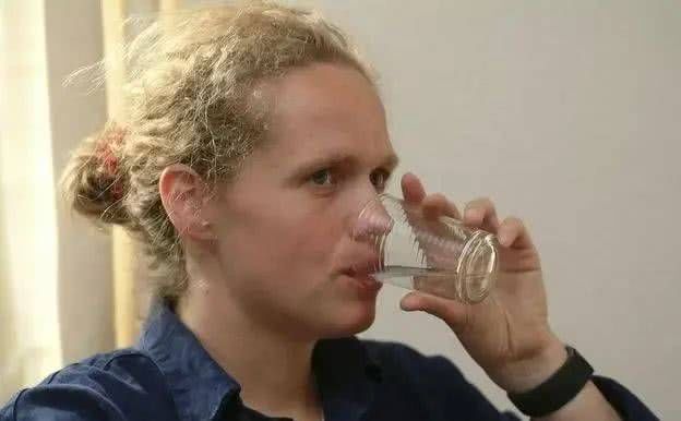  信号|血糖升高，身体会发出4个信号，降血糖：饮二水，补三物，动四处