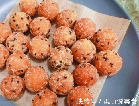 秋天南瓜别熬粥,加一勺糯米粉,个个外焦里糯孩子一口一个吃不停