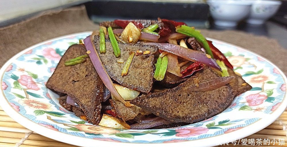 猪肝别只会炒着吃,小猫教教你这么做,外酥里嫩,下酒下饭都不错