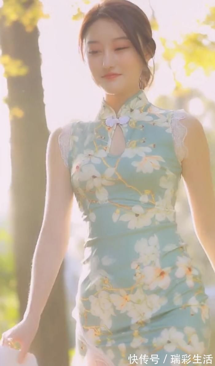 小姐姐|旗袍小姐姐,丹凤眼,细柳腰,美得可以做壁纸