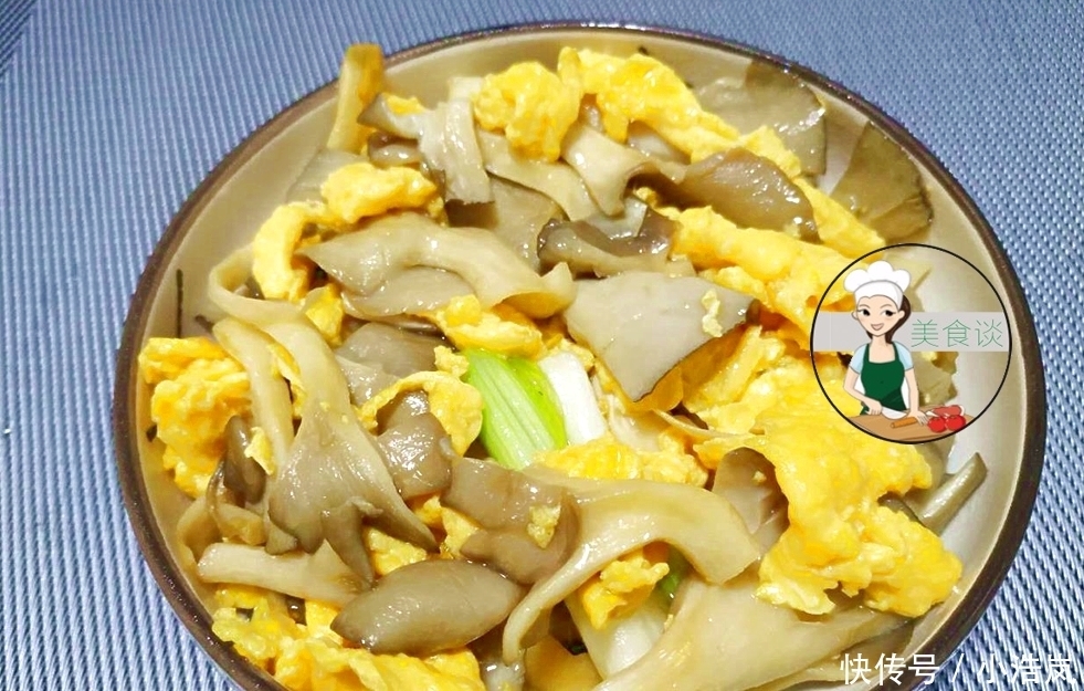  平菇炒鸡蛋，滋补强身，蛋白质是猪肉的4倍，孩子多吃体格好