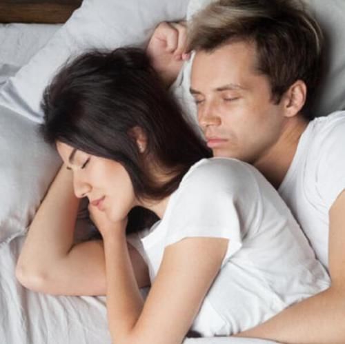 月经紊乱|如何判断女性是否进入更年期？提醒：看年龄，不如看身体