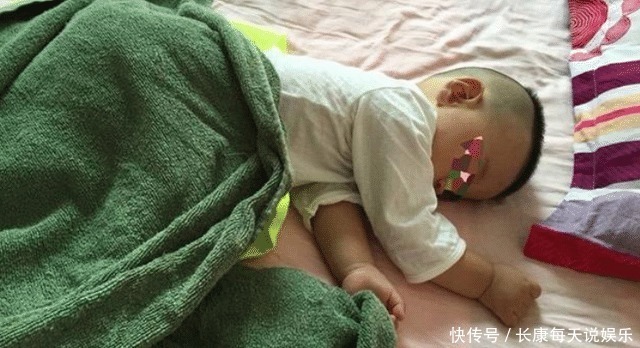 被子|宝宝睡觉总踢被子不一定是热,这些“苦衷”,多少宝妈还不知道