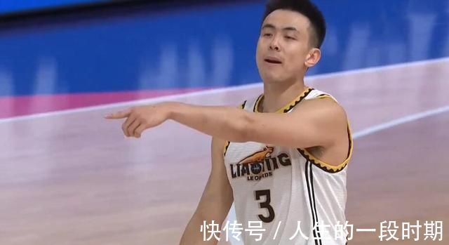 吉林队|真怒了!杨鸣飙脏话怒吼辽篮替补,赵继伟也很生气,怒摔水瓶发泄