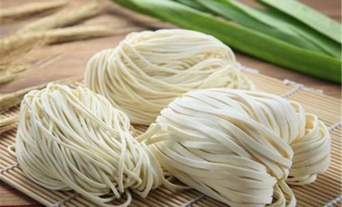 素食|经常吃面条对胰岛不好?医生:若不想患上糖尿病,3种素食要少吃